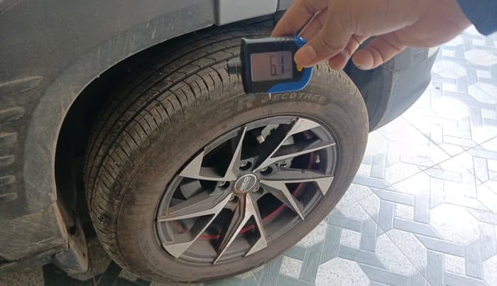 2025 Maruti BREZZA VXI, Petrol, Manual, 7,900 km, tyre