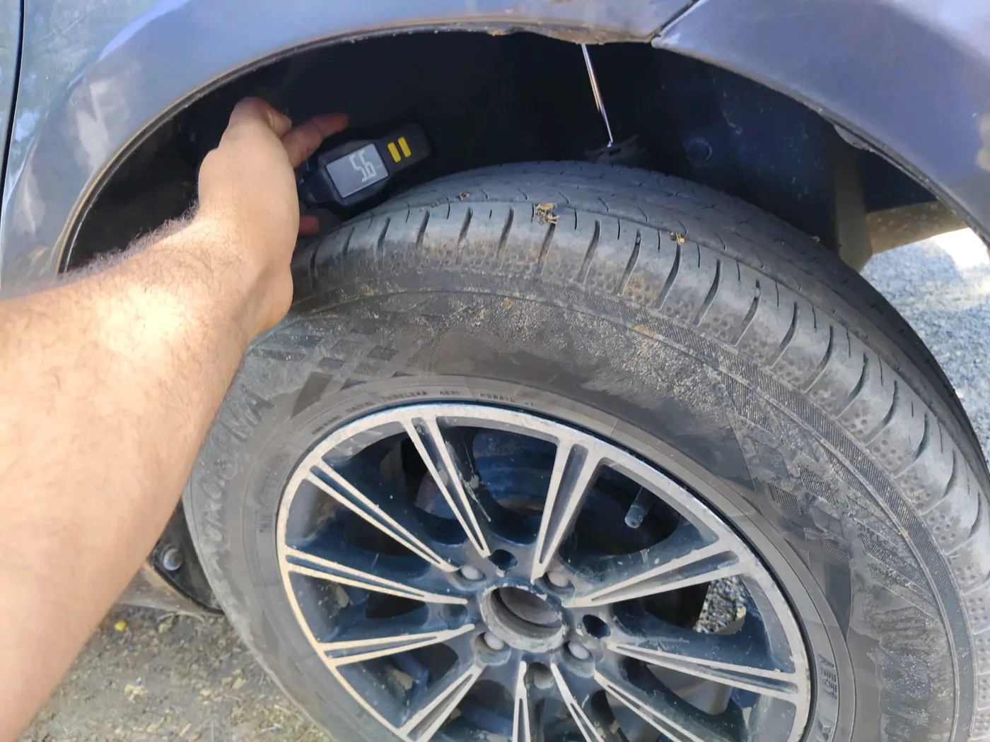 2015 Maruti Swift VDI, Diesel, Manual, 1,75,817 km, tyre