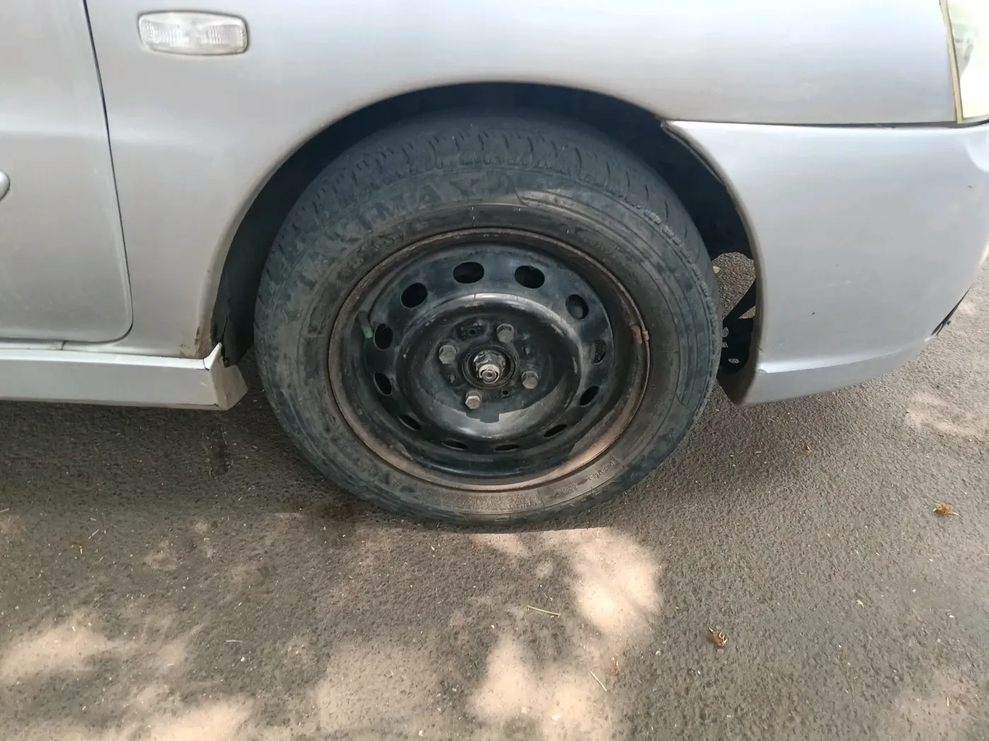 2011 Tata Indigo ECS LX CR4, Diesel, Manual, 1,17,914 km, tyre