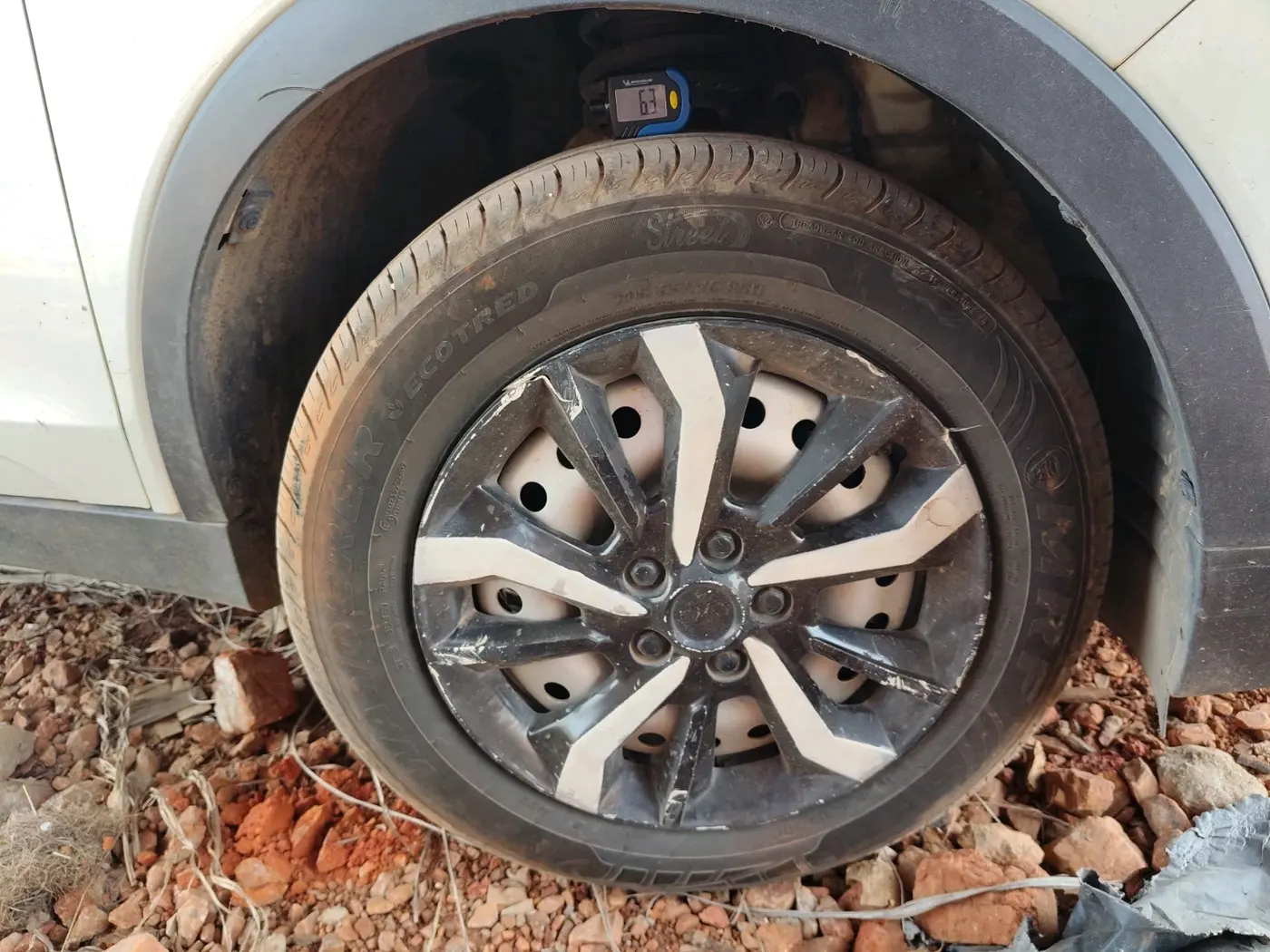 2021 Mahindra XUV300 W4 1.5 DIESEL, Diesel, Manual, 42,264 km, tyre