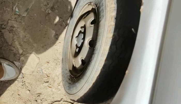 2022 Maruti Eeco 5 STR STD(O), Petrol, Manual, 1,80,190 km, tyre