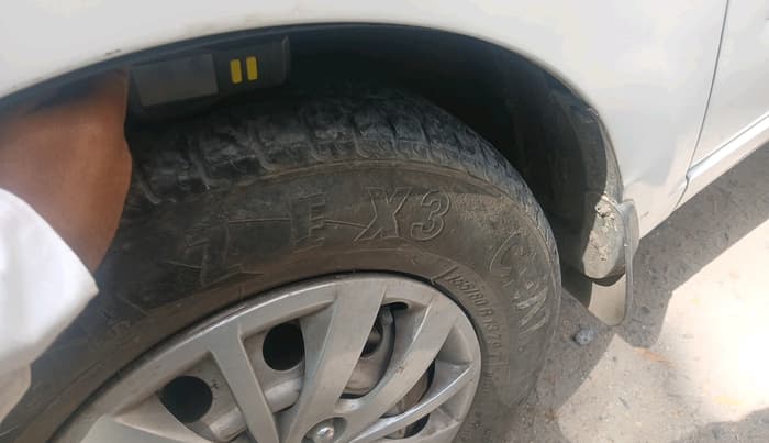 2013 Hyundai i10 MAGNA 1.1, CNG, Manual, 1,60,136 km, tyre