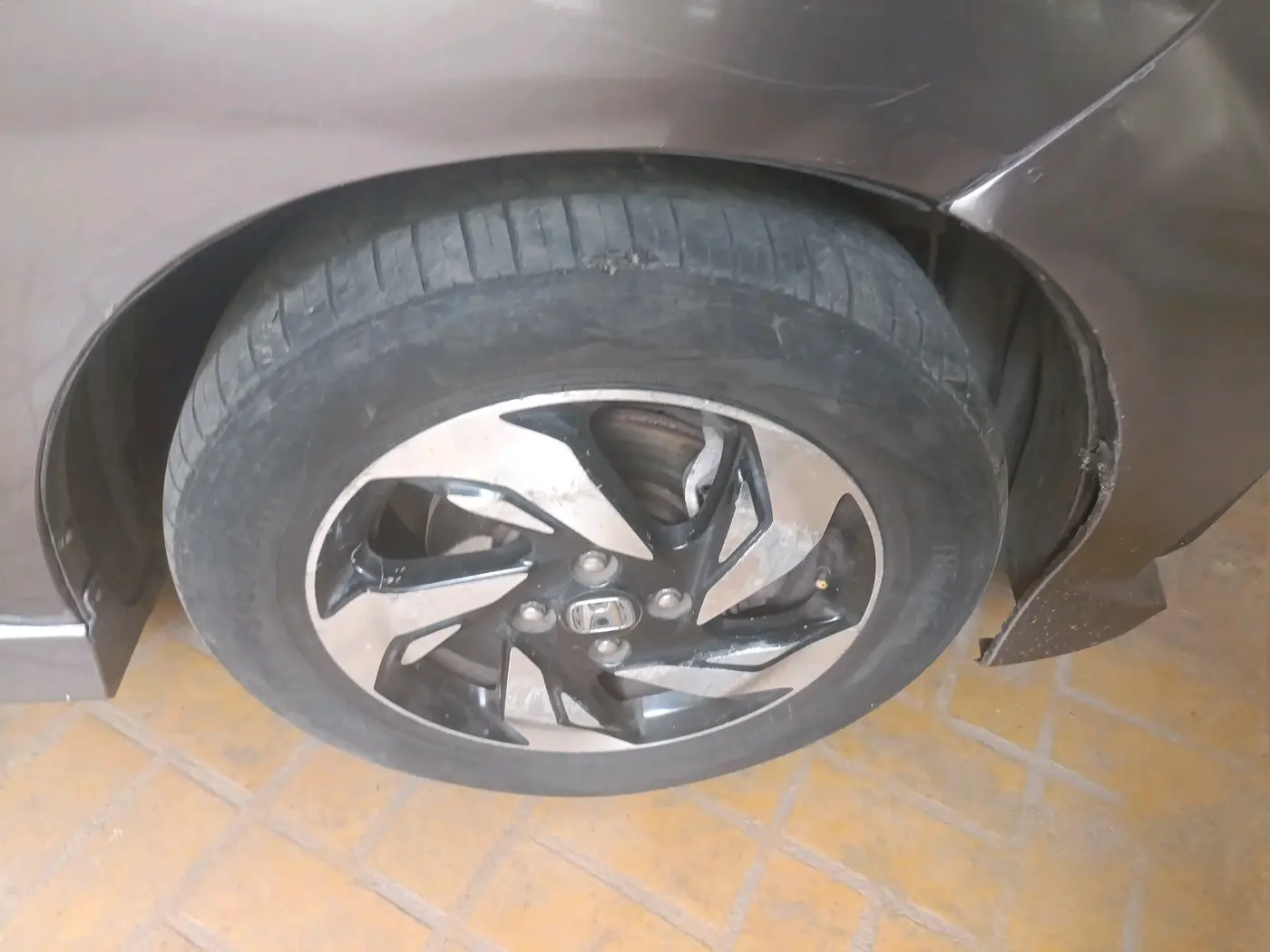 2014 Honda Mobilio 1.5L I-DTEC RS, Diesel, Manual, 1,98,532 km, tyre