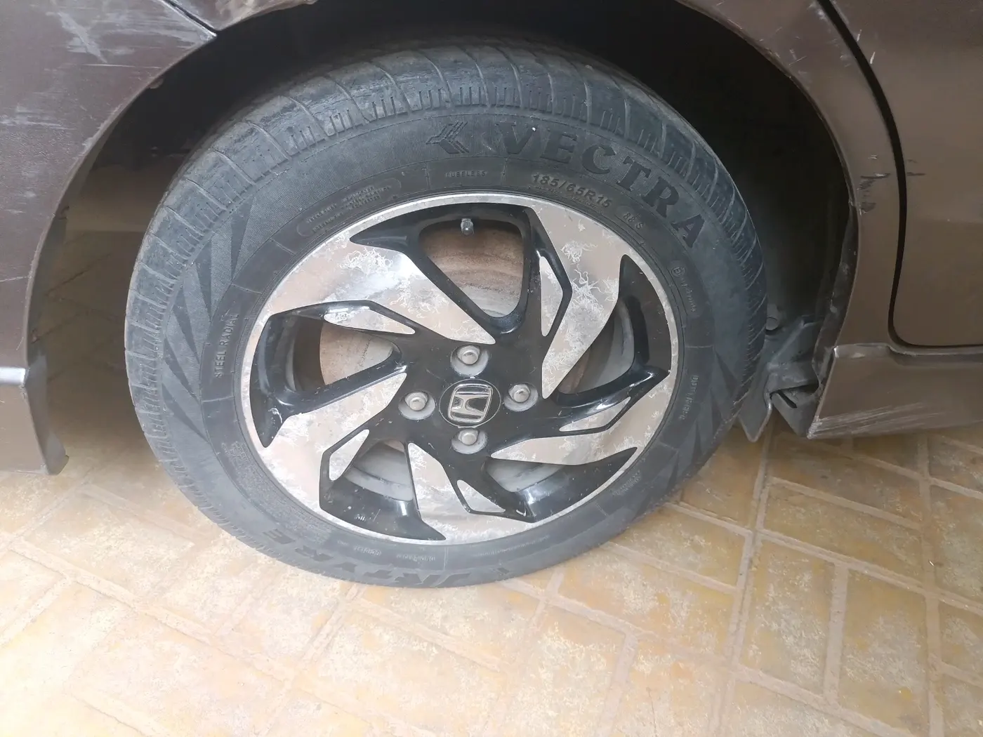 2014 Honda Mobilio 1.5L I-DTEC RS, Diesel, Manual, 1,98,532 km, tyre
