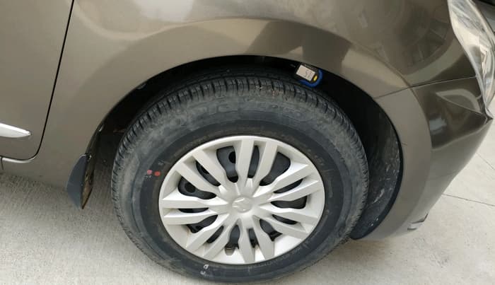 2018 Maruti Dzire VXI AMT, Petrol, Automatic, 24,626 km, tyre