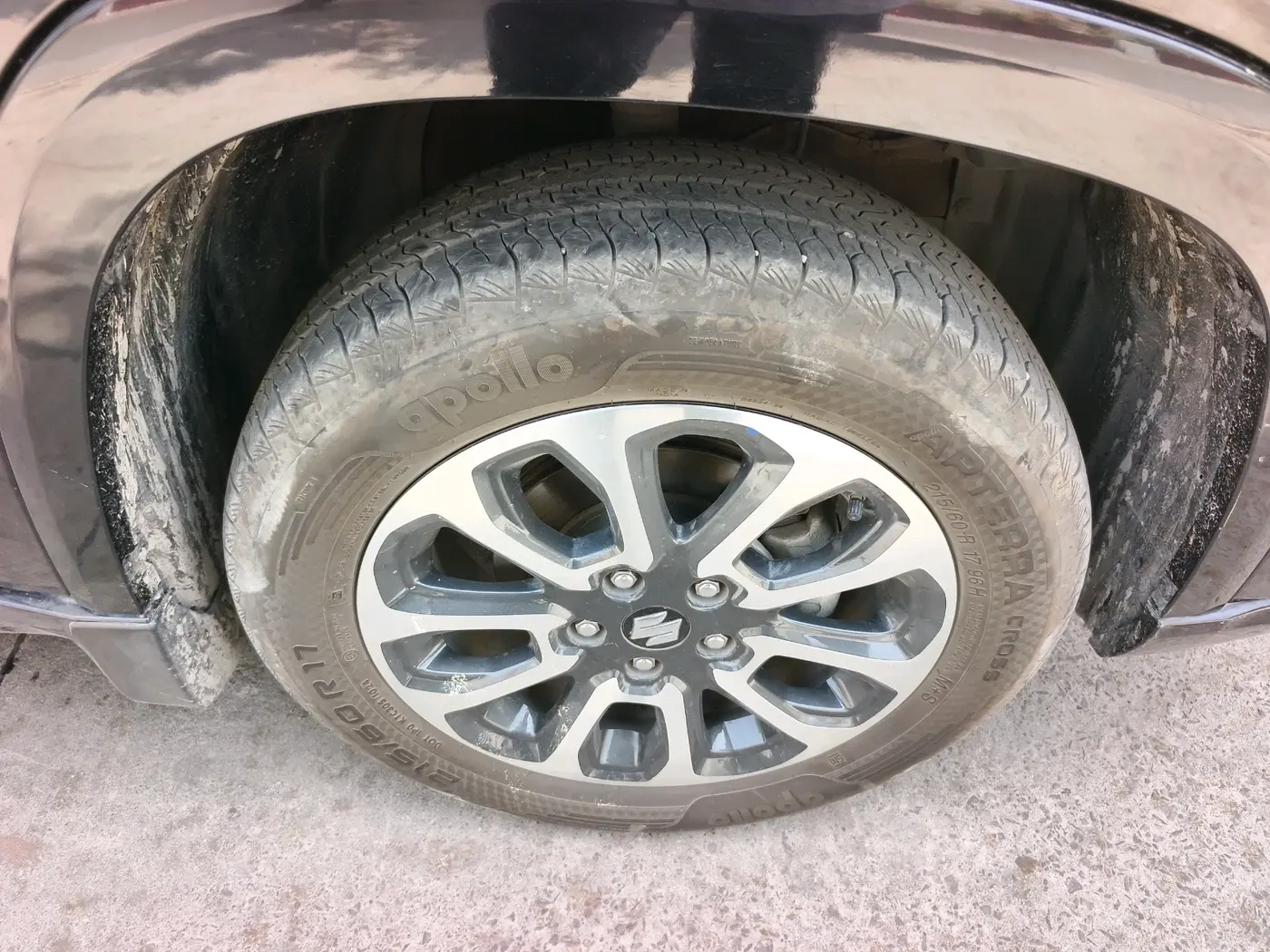 2024 Maruti Grand Vitara ALPHA PLUS HYBRID ECVT, Hybrid, Automatic, 23,007 km, tyre