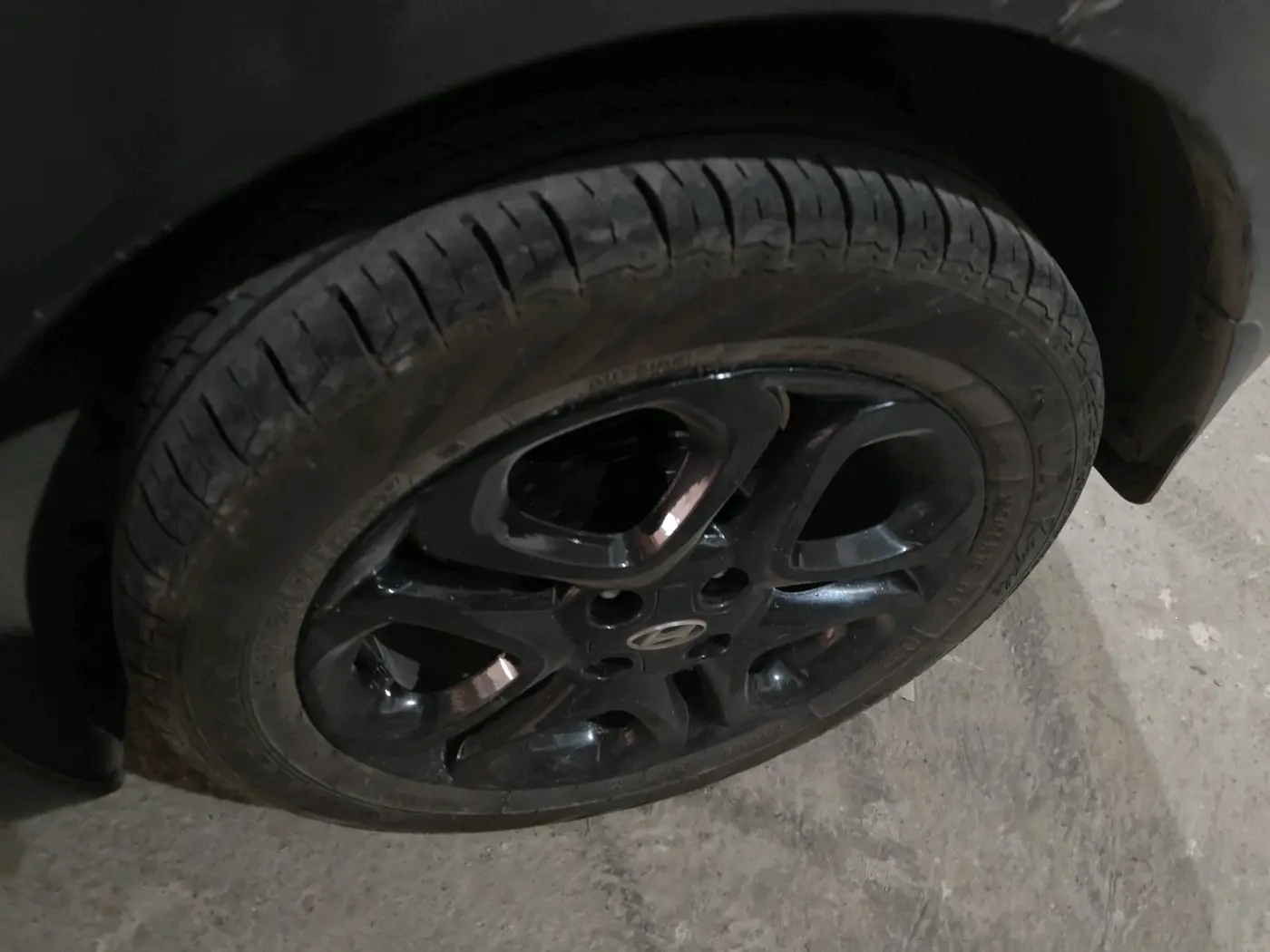 2018 Hyundai Elite i20 ASTA 1.4 CRDI (O), Diesel, Manual, 1,36,444 km, tyre