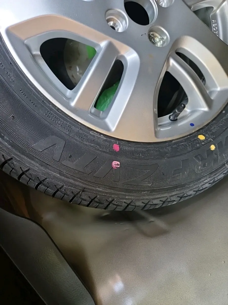 2012 Maruti Swift Dzire ZXI, Petrol, Manual, 24,224 km, tyre