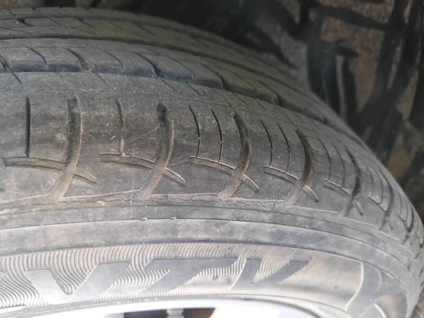 2012 Maruti Swift Dzire ZXI, Petrol, Manual, 24,224 km, tyre