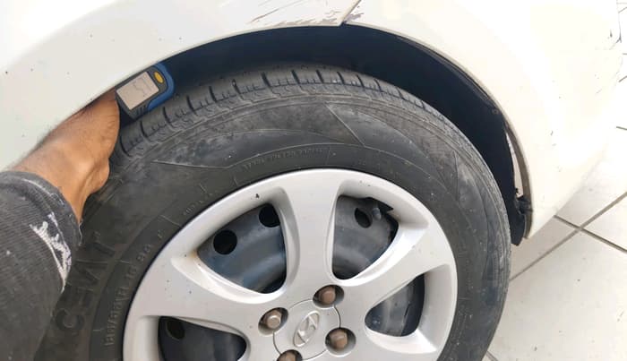 2013 Hyundai Verna FLUIDIC 1.6 CRDI SX, Diesel, Manual, 2,91,526 km, tyre