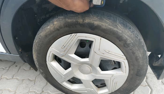 2025 Tata NEXON Pure Plus 1.2 iCNG 6MT, CNG, Manual, 38,797 km, tyre