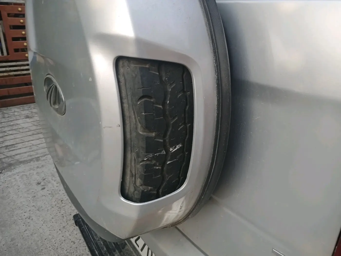 2016 Mahindra TUV300 T8, Diesel, Manual, 91,500 km, tyre