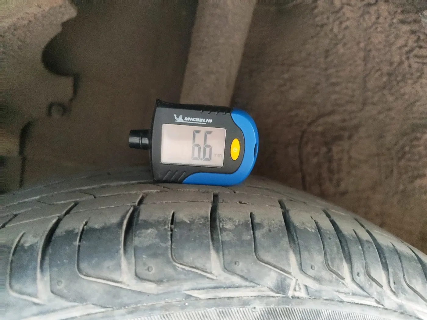 2021 Tata NEXON XM SUNROOF PETROL, Petrol, Manual, 19,925 km, tyre