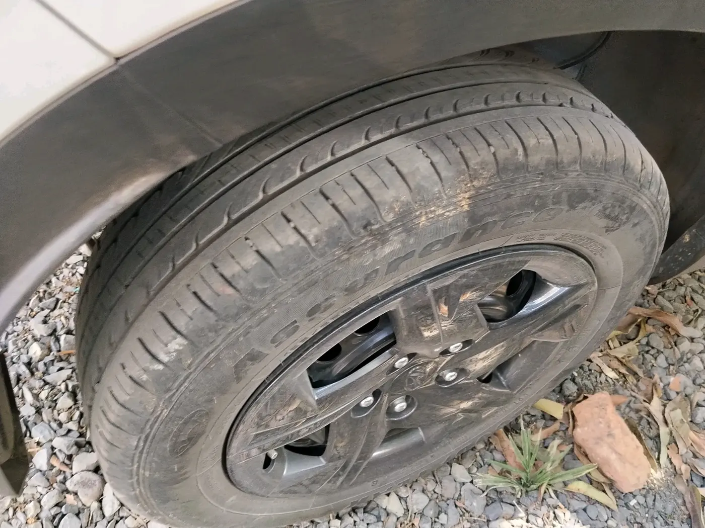 2023 Hyundai VENUE S 1.2, Petrol, Manual, 23,091 km, tyre