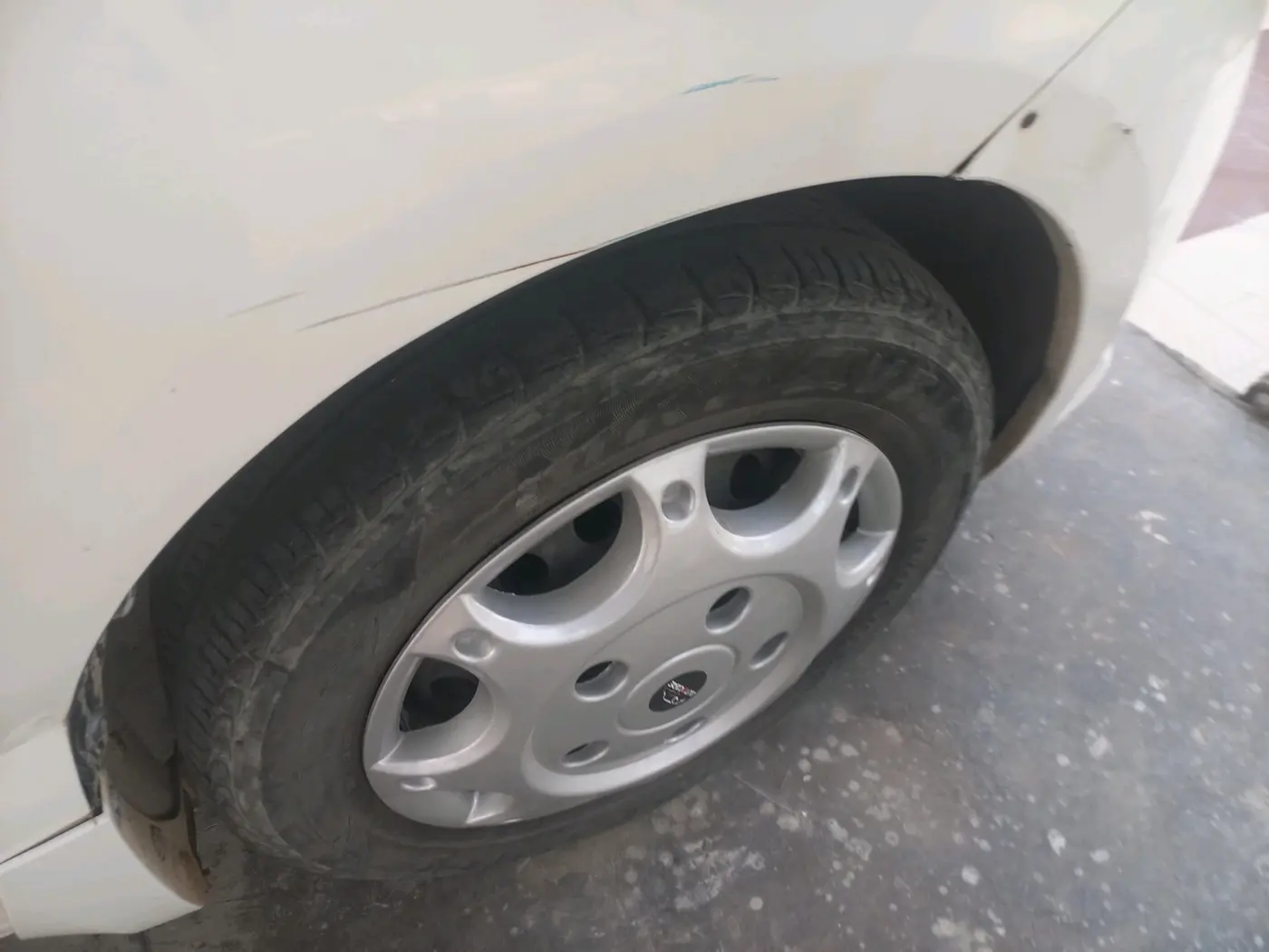 2014 Maruti Ertiga VXI, Petrol, Manual, 65,547 km, tyre