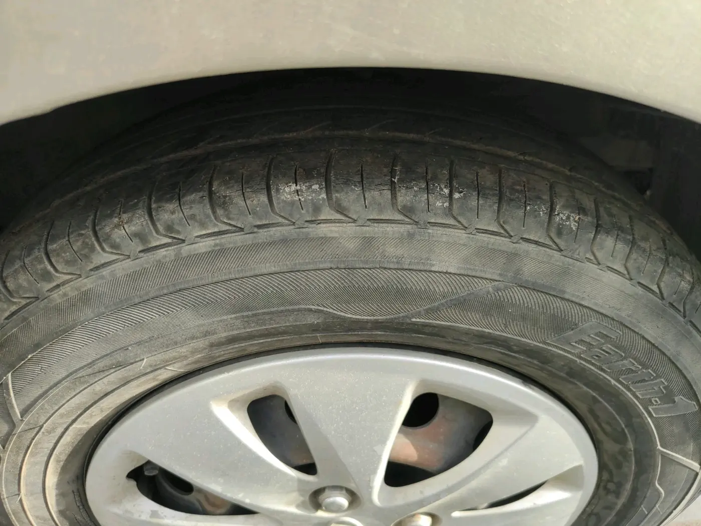 2011 Hyundai i10 SPORTZ 1.2, Petrol, Manual, 80,744 km, tyre