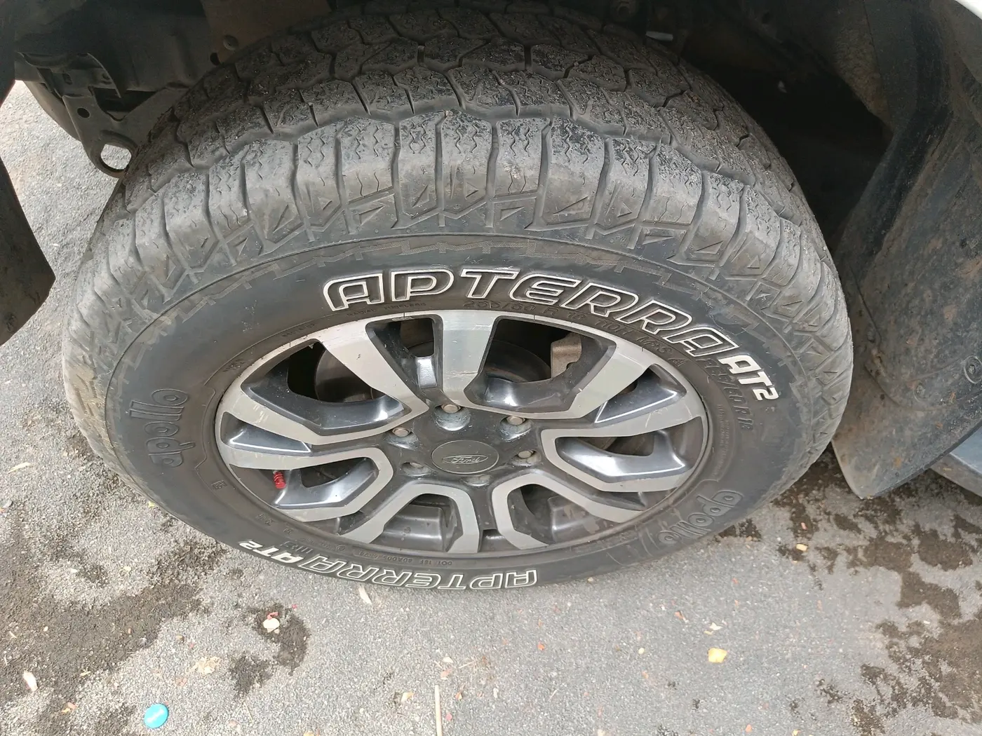 2019 Ford Endeavour TITANIUM PLUS 2.2 4X2 AT SUNROOF, Diesel, Automatic, 2,30,166 km, tyre