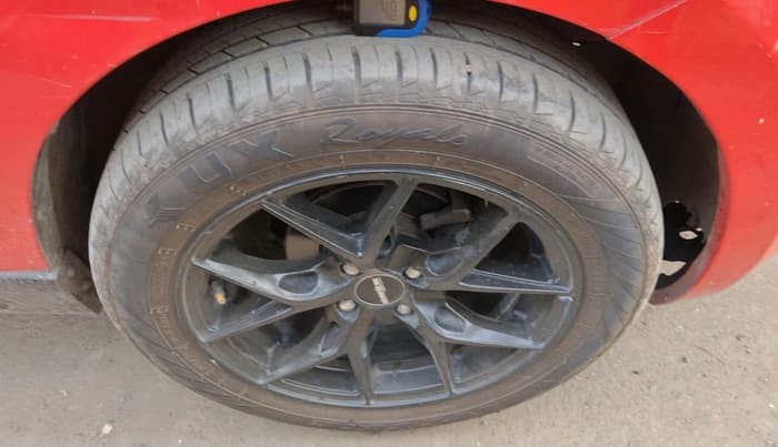 2019 Maruti Swift ZXI PLUS AMT, Petrol, Automatic, 61,789 km, tyre