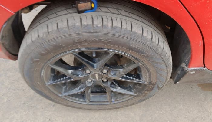 2019 Maruti Swift ZXI PLUS AMT, Petrol, Automatic, 61,789 km, tyre