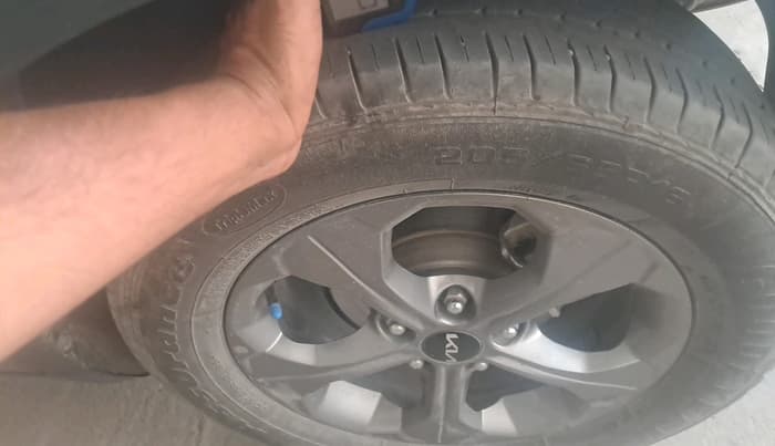 2022 KIA SELTOS HTK PLUS 1.5, Petrol, Manual, 25,846 km, tyre