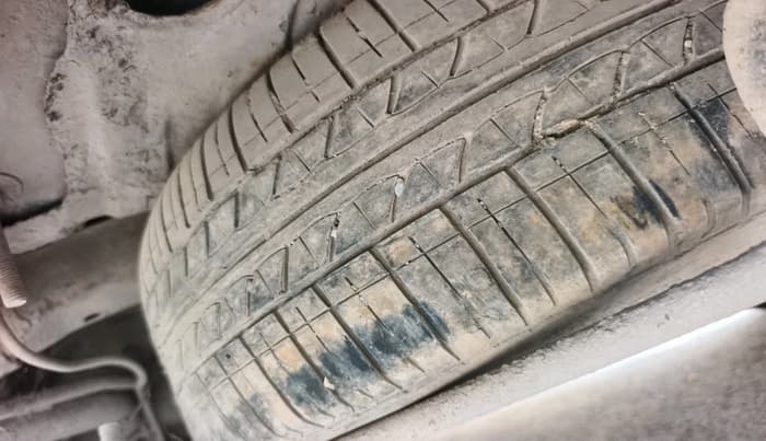 2018 Maruti Ertiga VXI, CNG, Manual, 1,29,109 km, tyre
