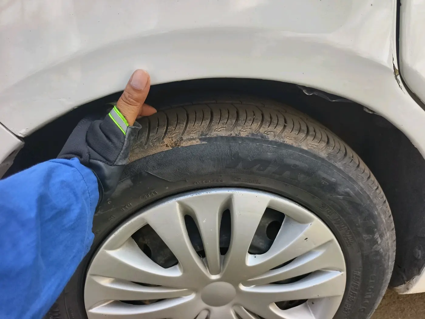 2018 Maruti Ertiga VXI, CNG, Manual, 1,29,109 km, tyre