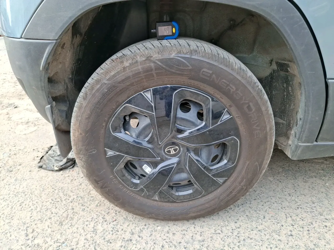2024 Tata PUNCH ADVENTURE RHYTHM CNG, CNG, Manual, 15,310 km, tyre