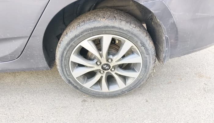 2016 Hyundai Verna FLUIDIC 4S 1.6 VTVT S AT, CNG, Automatic, 90,424 km, tyre