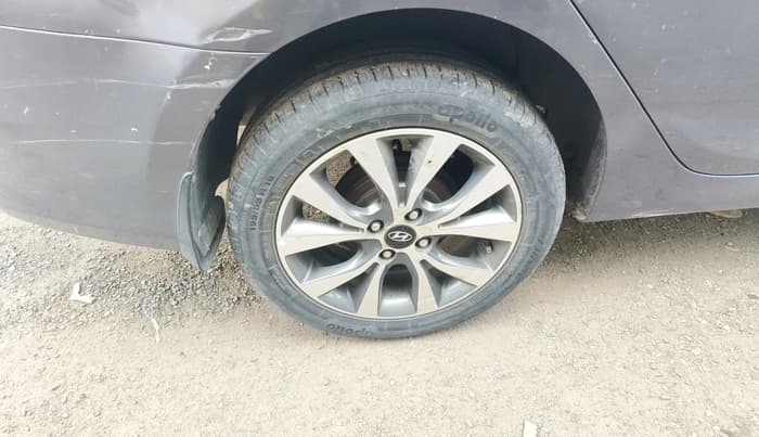 2016 Hyundai Verna FLUIDIC 4S 1.6 VTVT S AT, CNG, Automatic, 90,424 km, tyre
