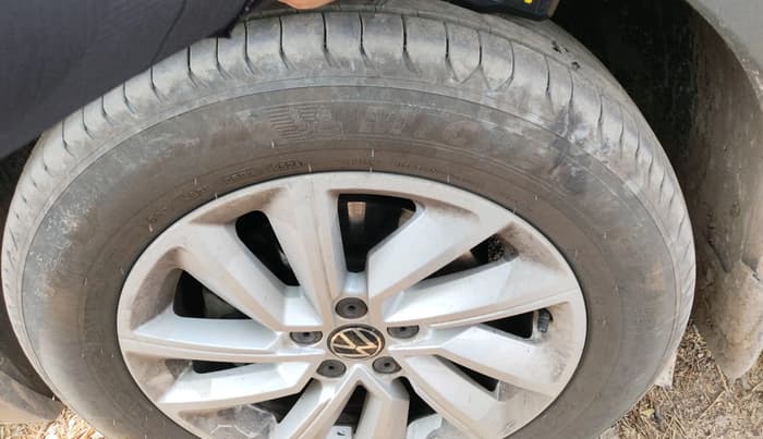 2022 Volkswagen TAIGUN HIGHLINE 1.0 TSI MT, Petrol, Manual, 69,785 km, tyre