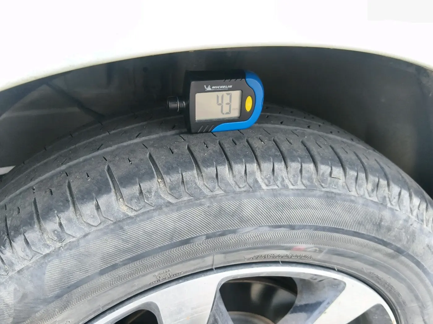 2023 Toyota RUMION  V MT , Petrol, Manual, 35,131 km, tyre