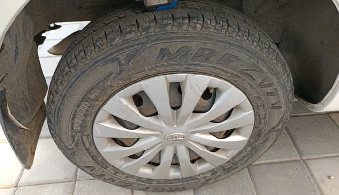 2013 Toyota Etios Liva GD, Diesel, Manual, 1,13,645 km, tyre