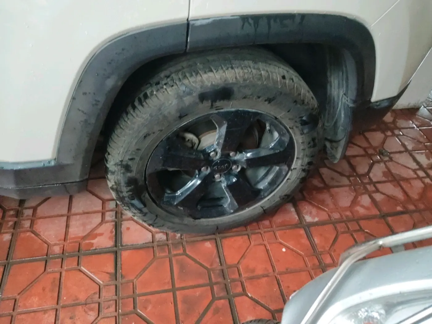 2018 Jeep Compass LIMITED (O) 1.4 PETROL AT, Petrol, Automatic, 70,494 km, tyre