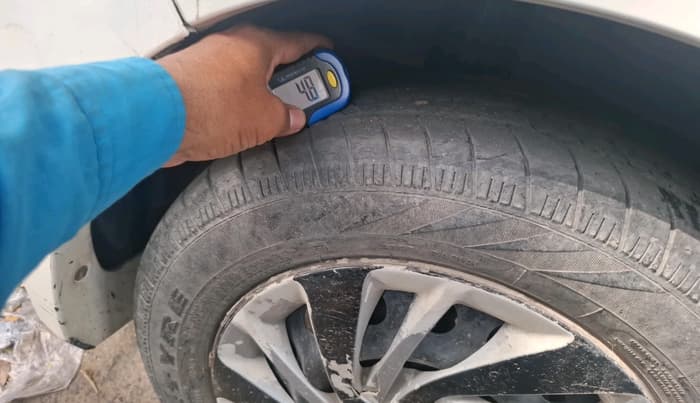 2016 Maruti Ertiga VXI, Petrol, Manual, 31,278 km, tyre