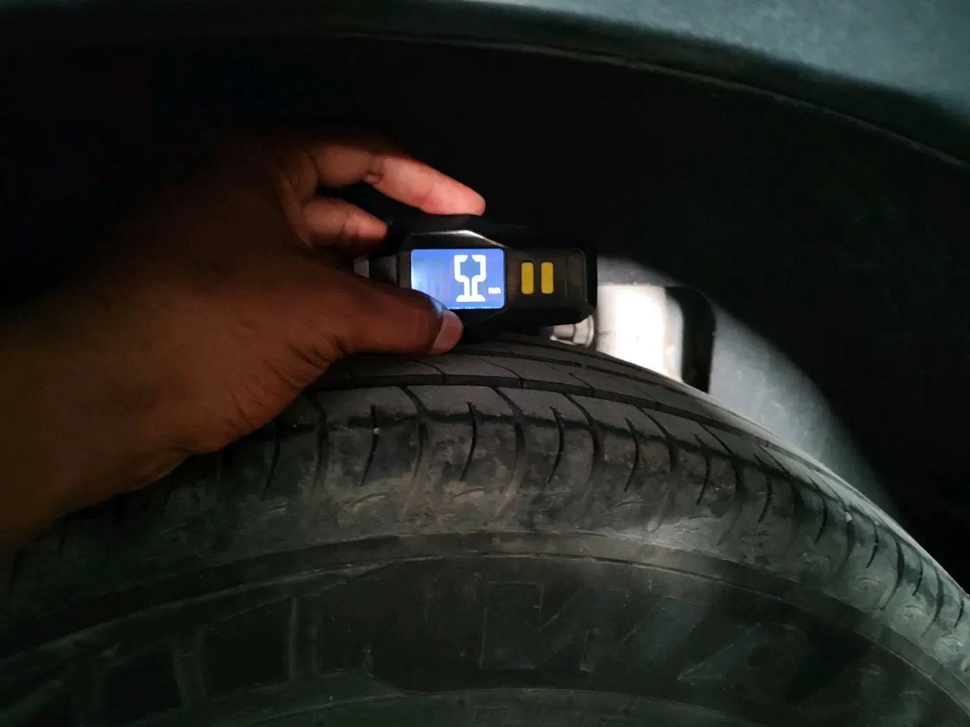 2023 Mahindra XUV300 W6 1.2 PETROL, Petrol, Manual, 28,599 km, tyre