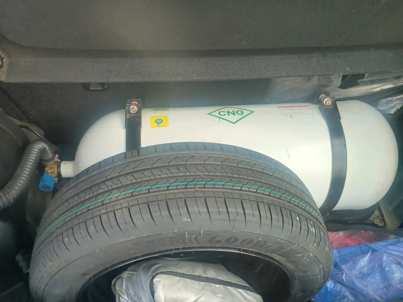 2024 Maruti FRONX SIGMA CNG 1.2 MT, CNG, Manual, 40,144 km, tyre