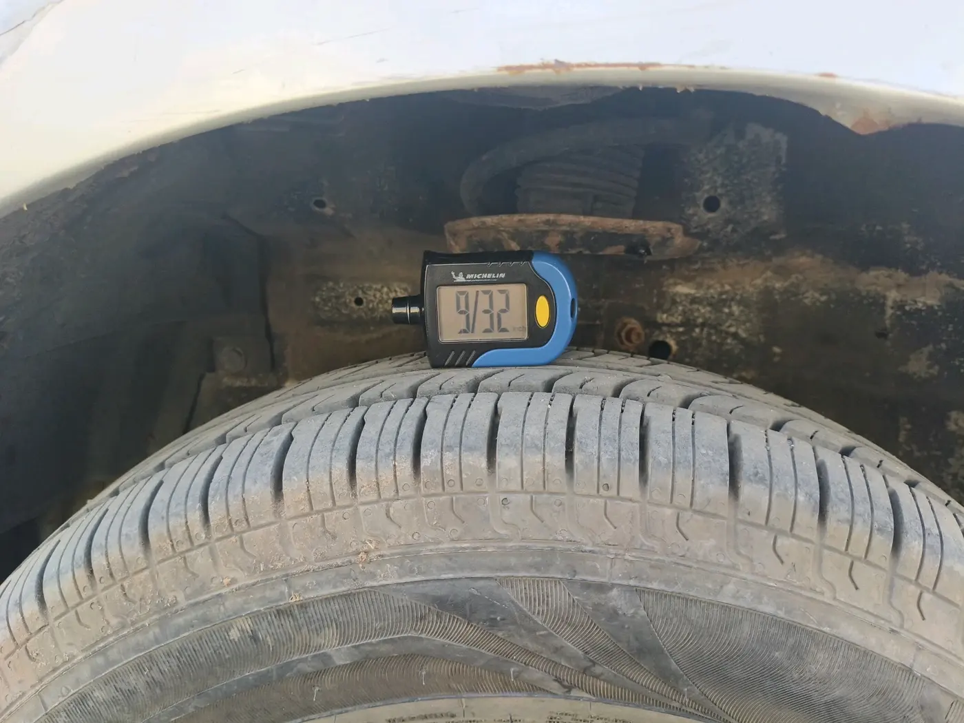 2013 Maruti Swift Dzire VXI, Petrol, Manual, 93,867 km, tyre