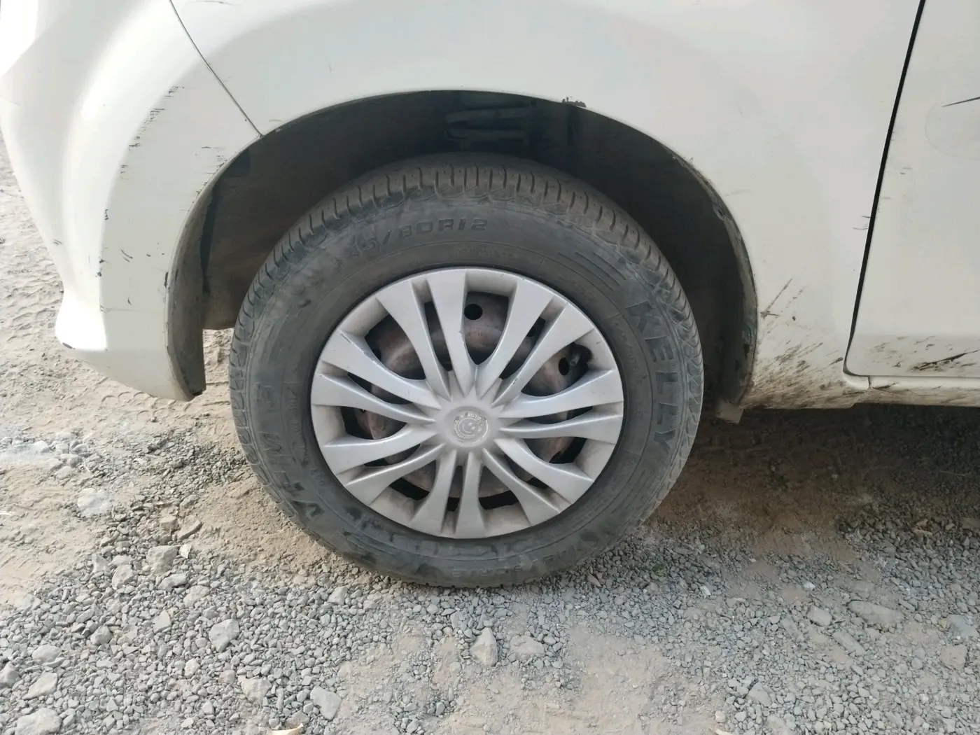 2015 Maruti Alto 800 LXI, Petrol, Manual, 1,65,699 km, tyre