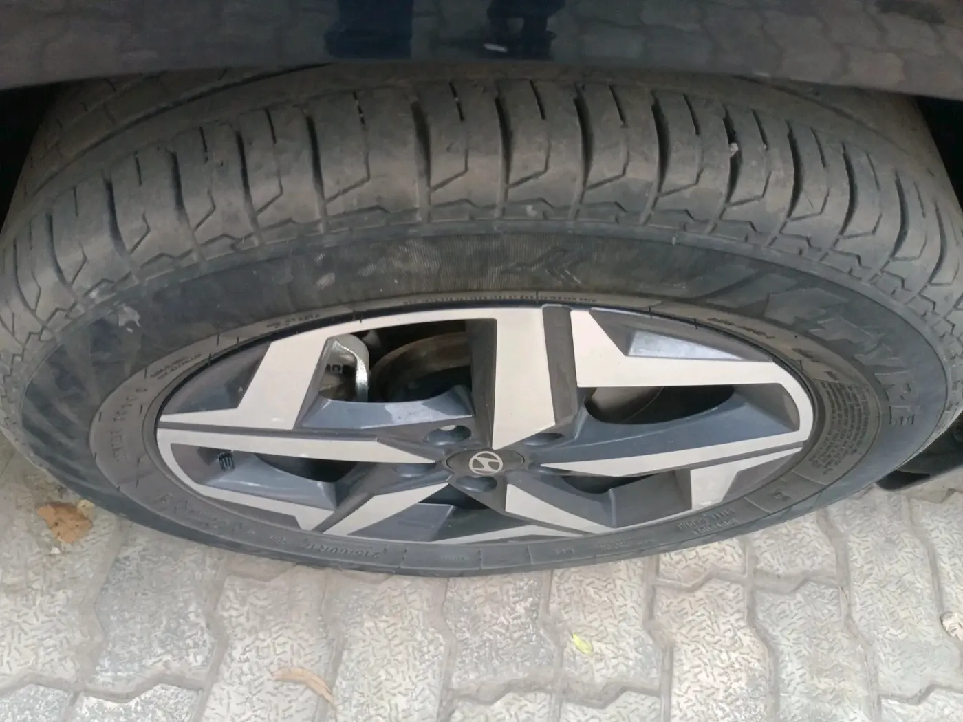 2024 Hyundai ALCAZAR PRESTIGE 1.5 TURBO PETROL MT 7STR, Petrol, Manual, 33,217 km, tyre