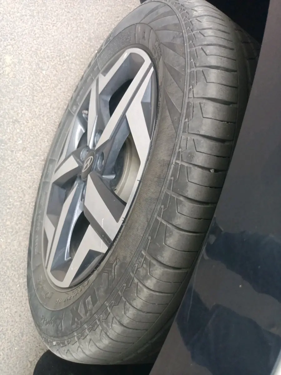 2024 Hyundai ALCAZAR PRESTIGE 1.5 TURBO PETROL MT 7STR, Petrol, Manual, 33,217 km, tyre