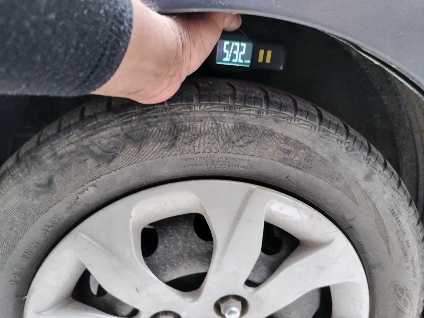 2017 Hyundai Eon MAGNA +, Petrol, Manual, 55,893 km, tyre