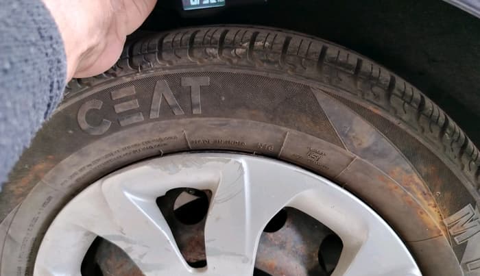 2017 Hyundai Eon MAGNA +, Petrol, Manual, 55,893 km, tyre