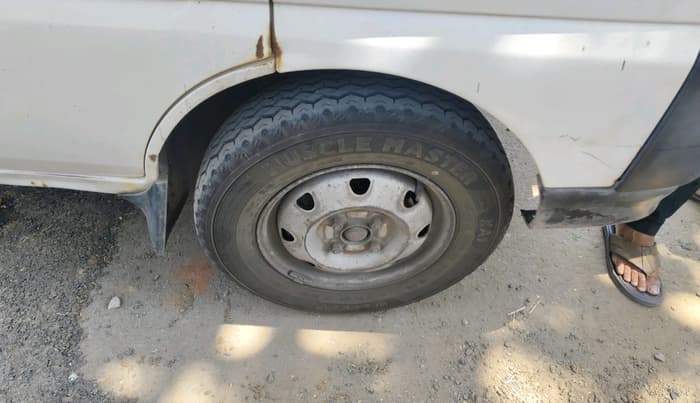 2015 Maruti Eeco 5 STR WITH A/C+HTR, CNG, Manual, 1,45,061 km, tyre