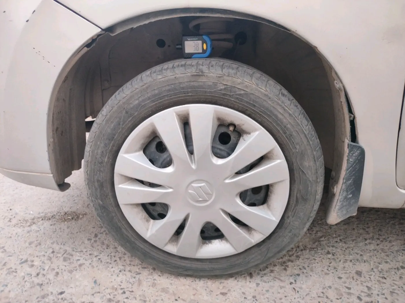 2012 Maruti Wagon R 1.0 VXI, Petrol, Manual, 1,27,973 km, tyre