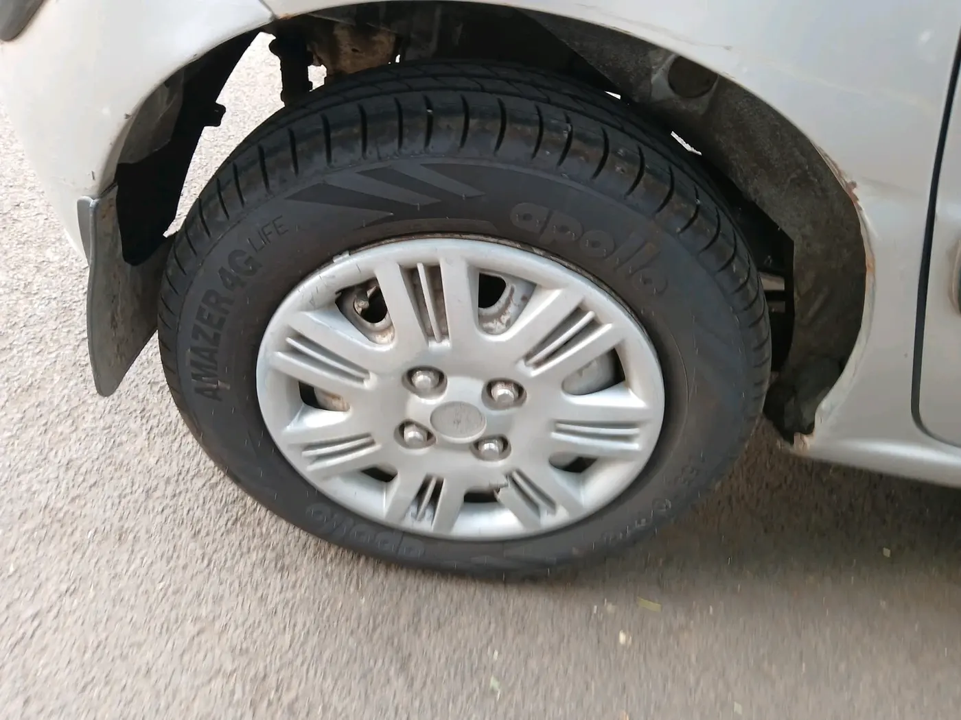 2011 Hyundai Santro Xing GL, Petrol, Manual, 94,426 km, tyre