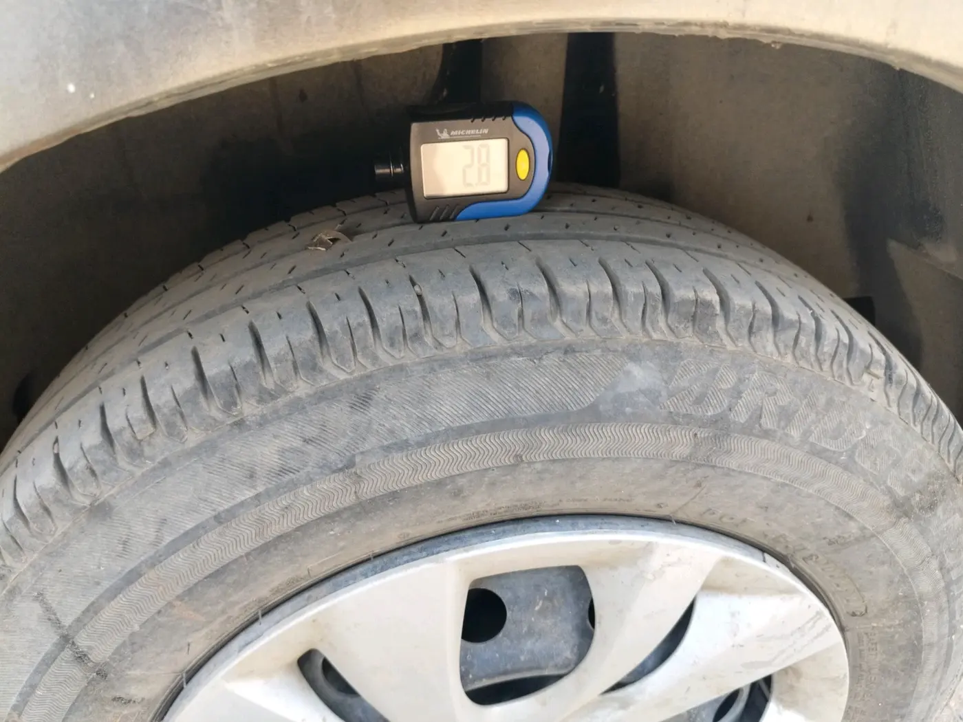 2021 Maruti Swift VXI, Petrol, Manual, 33,682 km, tyre