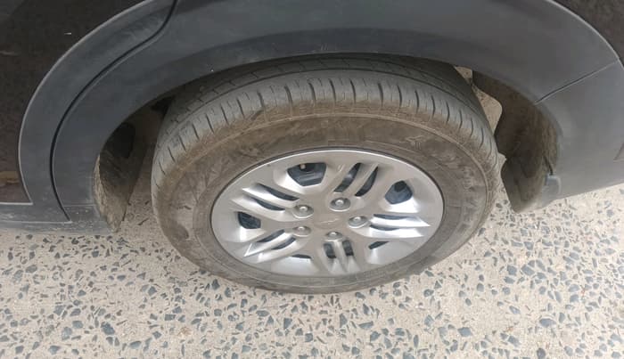 2024 KIA CARENS Prestige (O) 1.5 Petrol 7 STR, Petrol, Manual, 15,092 km, tyre