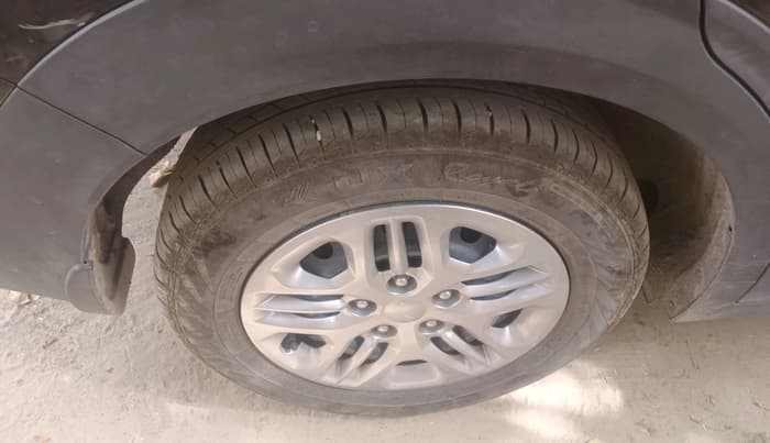 2024 KIA CARENS Prestige (O) 1.5 Petrol 7 STR, Petrol, Manual, 15,092 km, tyre