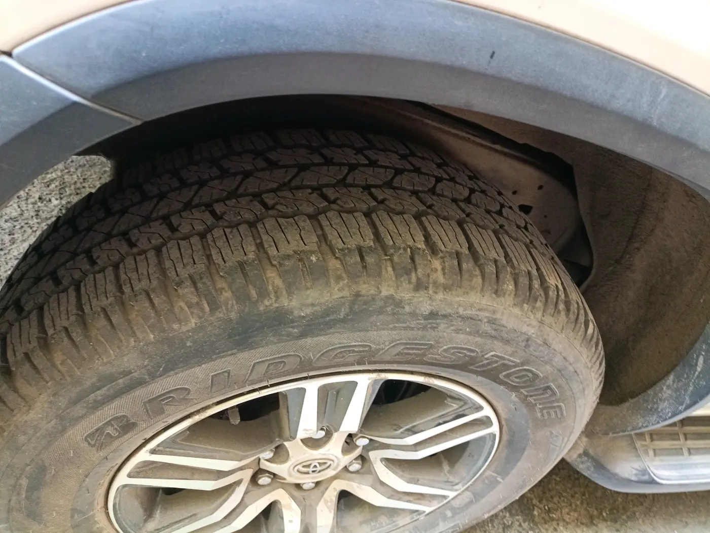 2017 Toyota Fortuner 2.8 4X2 MT, Diesel, Manual, 23,923 km, tyre
