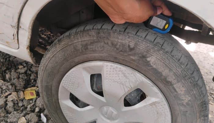 2015 Maruti Alto K10 VXI, CNG, Manual, 79,011 km, tyre